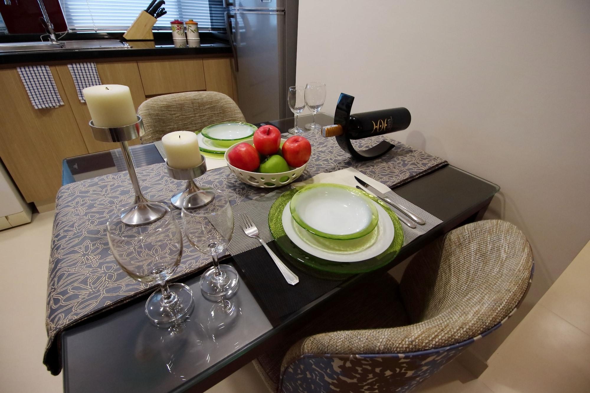 Somerset Ho Či Minovo Město Exteriér fotografie A table set for dinner
