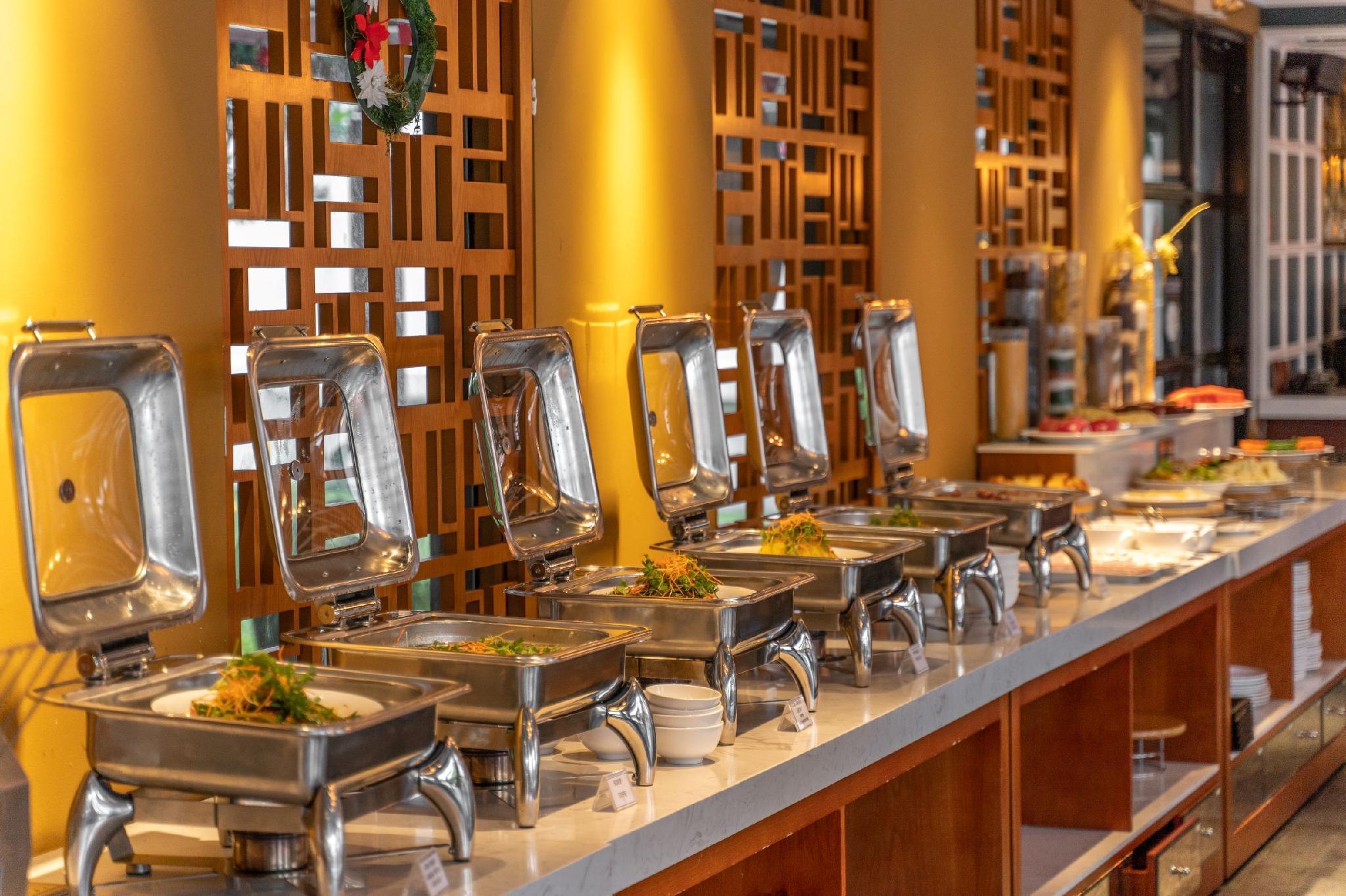 Somerset Ho Či Minovo Město Exteriér fotografie A buffet at a hotel